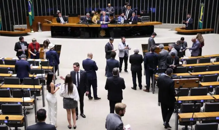 Câmara aprova PEC que expande imunidade tributária para entidades religiosas