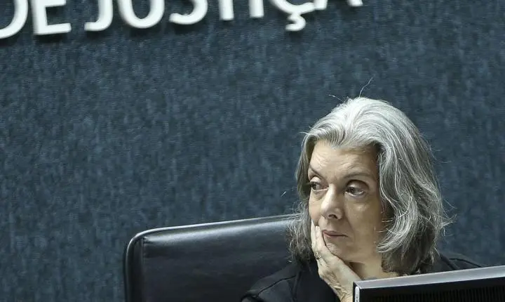 Cármen Lúcia se posiciona contra flexibilização da Lei da Ficha Limpa