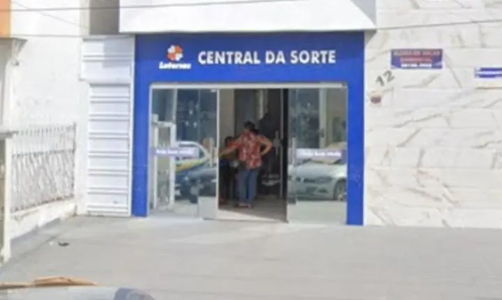 Casa lotérica é furtada no Centro de Sousa e criminosos levam dinheiro e sistema de câmeras, durante a madrugada; alarme não foi acionado 