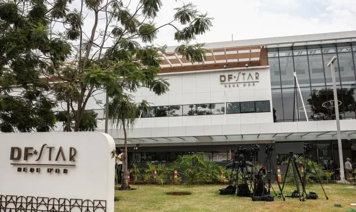 Cirurgia no ombro de Bolsonaro transcorreu sem intercorrências, informa equipe