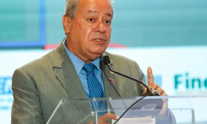 CNI alerta para risco nas exportações do Brasil com proposta de tarifa dos Estados Unidos