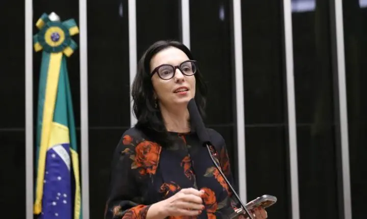 Comissão aprova projeto que define acesso a medicamentos como direito humano