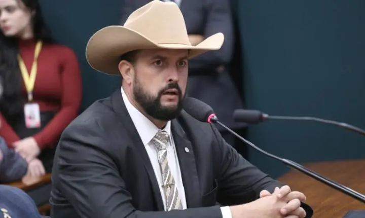 Comissão da Câmara aprova projeto que altera critérios para homenagens em rodovias federais