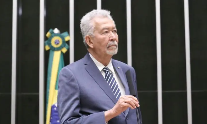 Comissão aprova proposta que exige meio de pagamento em conta-salário