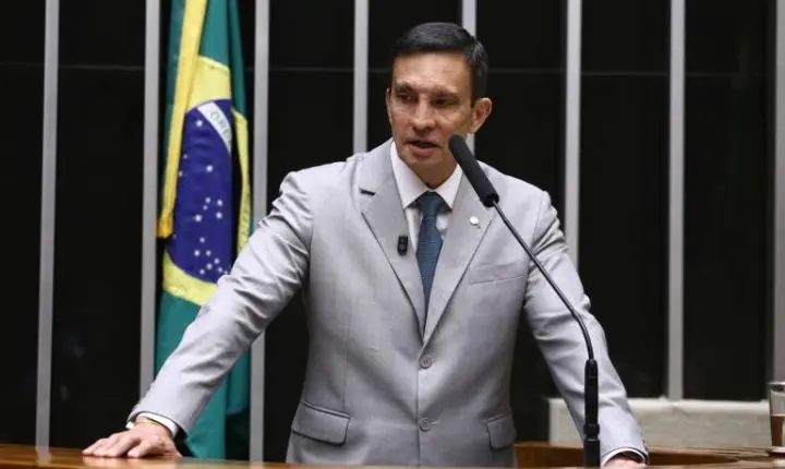 Comissão aprova proposta para envolver alunos na conservação do ambiente escolar