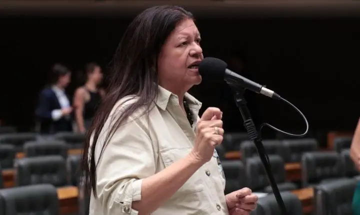 Câmara aprova piso de R$ 5,5 mil para assistentes sociais; proposta segue para o Senado