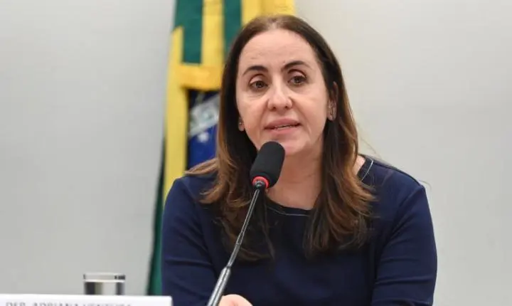 Comissão discute entraves estruturais que afetam a economia do Brasil