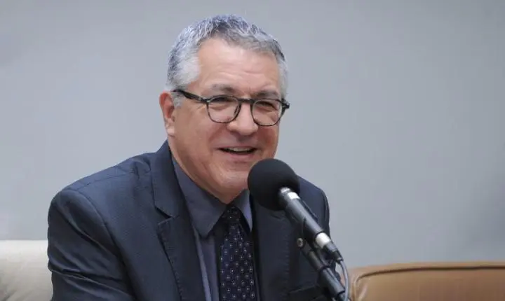 Comissão de Saúde da Câmara convoca Alexandre Padilha para debater diretrizes do Ministério da Saúde