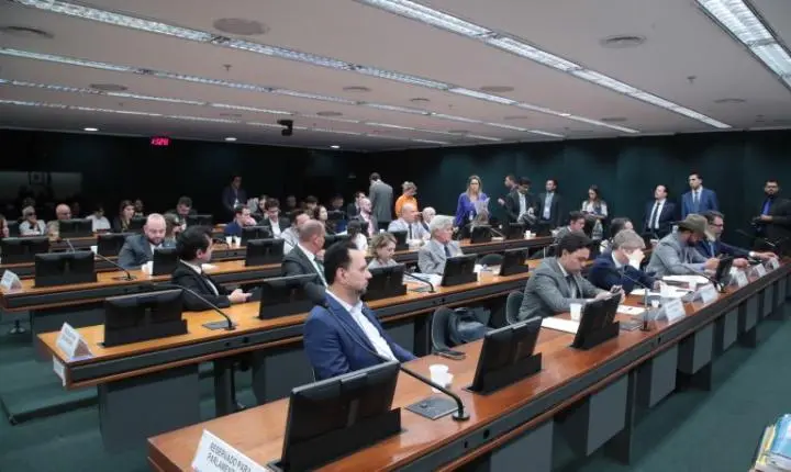 Conselho de Ética da Câmara discutirá processos contra deputados nesta terça-feira