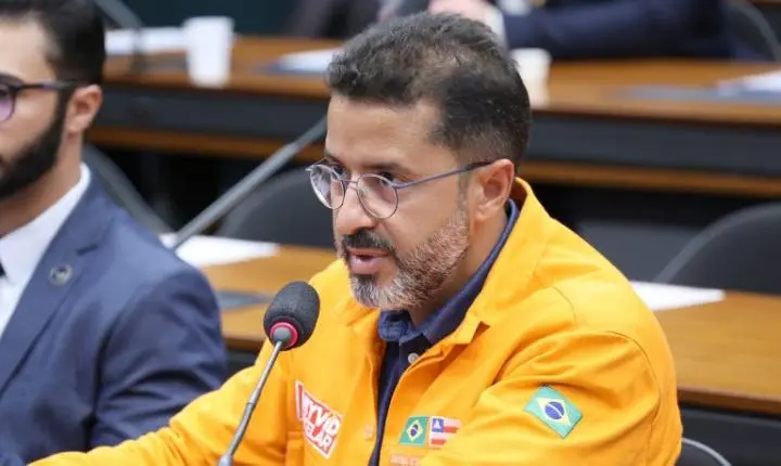 Debate na Câmara revela divergência sobre ações governamentais para conter preços de combustíveis