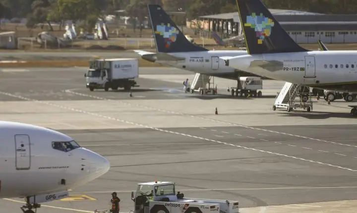 Governo zera imposto sobre querosene de aviação por decreto