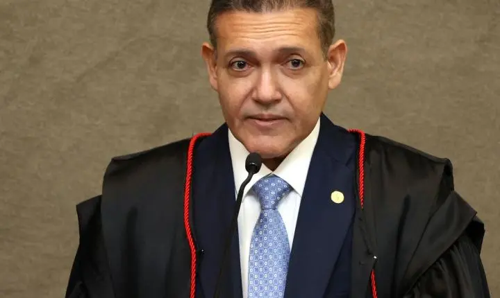 Nunes Marques assume presidência do TSE e aponta uso indevido de IA como desafio eleitoral