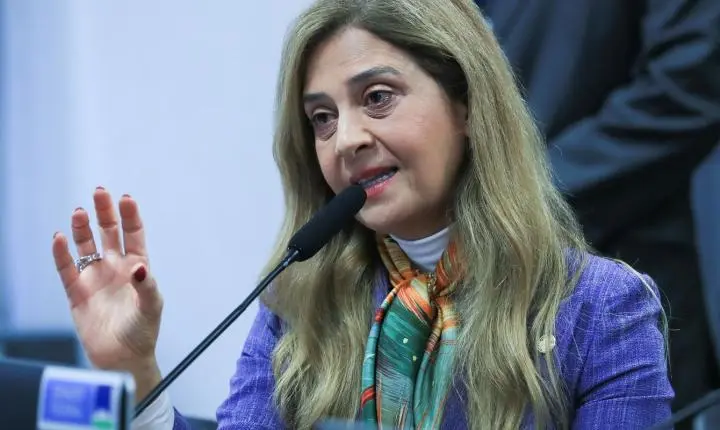 Flávio Dino mantém convocação de Leila Pereira para depor na CPMI do INSS