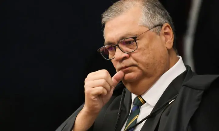 Ministro Dino vota contra proibição de cotas raciais em Santa Catarina