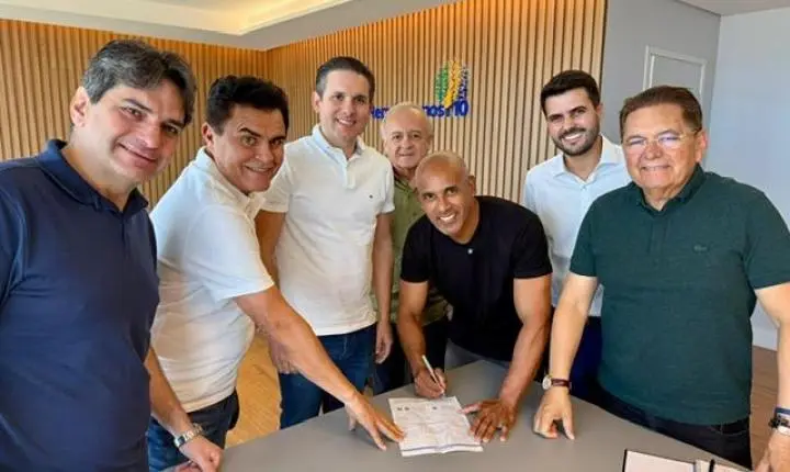 Ex-comandante da PM aceita convite de Hugo Motta e se filia ao Republicanos