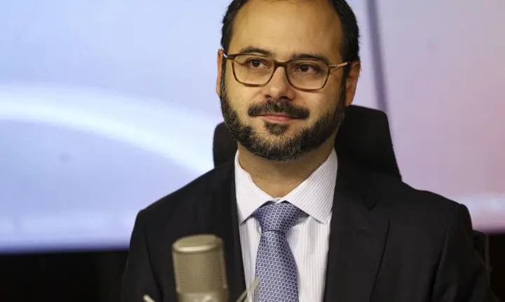 Governo estuda ampliação da contratação de funcionários por MEI após mudanças na jornada de trabalho