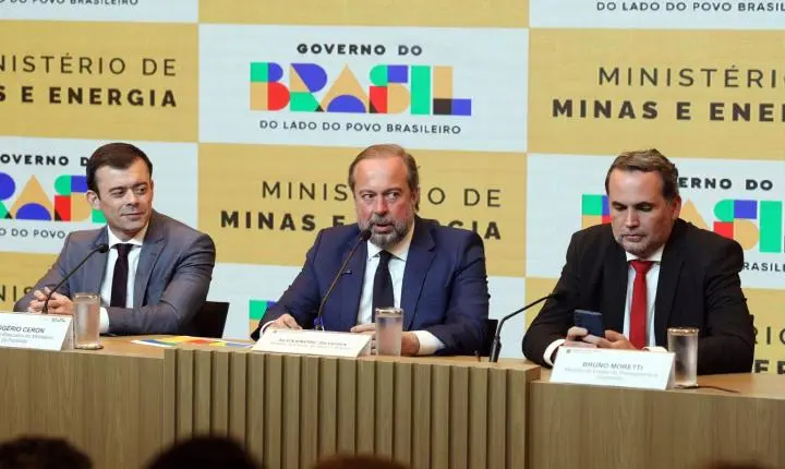Governo institui subsídio de até R$ 0,89 para conter a elevação do preço da gasolina