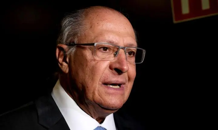 Alckmin afirma que governo foca em abastecimento e contenção do preço do diesel