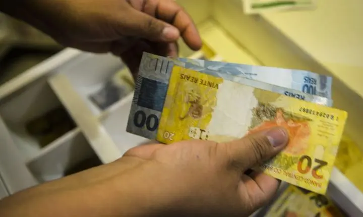 Proposta do governo sugere salário mínimo de R$ 1.717 para 2027