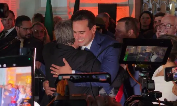 Lucas Ribeiro toma posse como governador da Paraíba, anuncia políticas de inclusão e rebate críticas da oposição