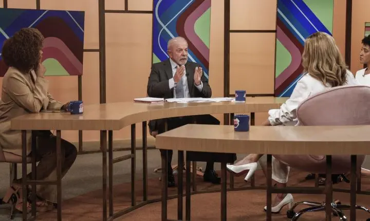 Lula afirma monitorar diariamente os preços dos combustíveis