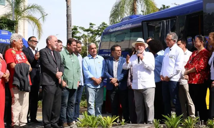 Lula cobra do governador do Rio empenho na prisão de milicianos