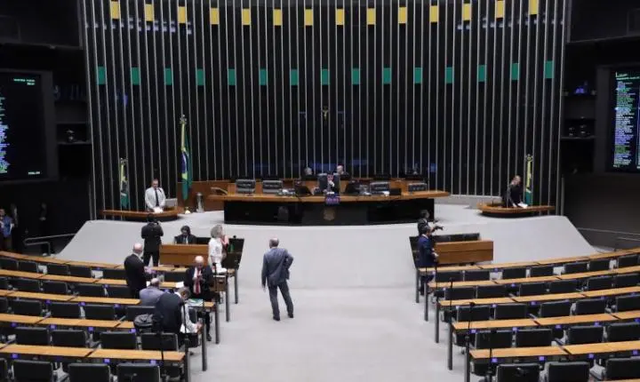 Minirreforma eleitoral autoriza programa de recuperação fiscal para partidos