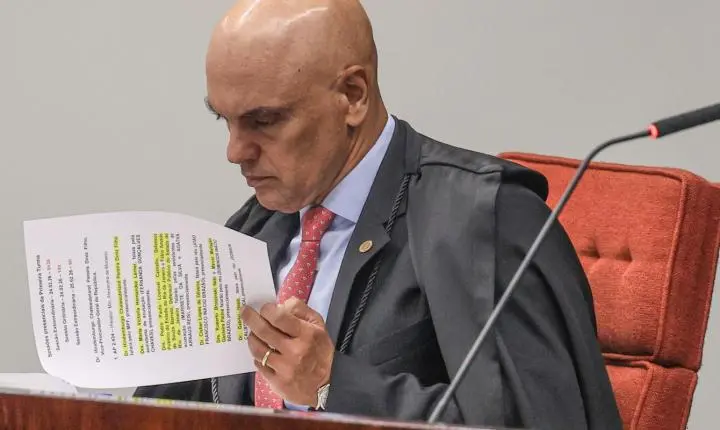 Moraes exige providências do governo brasileiro para extradição de Zambelli