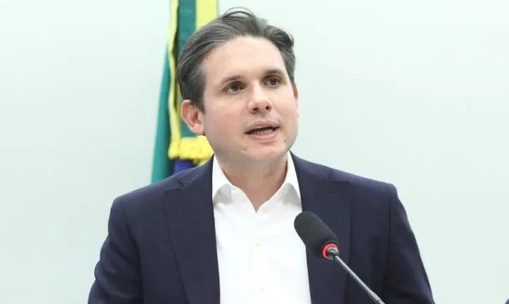 Motta revela divisão no governo sobre o fim da 