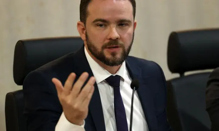 Nova fase do Desenrola será divulgada após retorno de Lula, informa Durigan