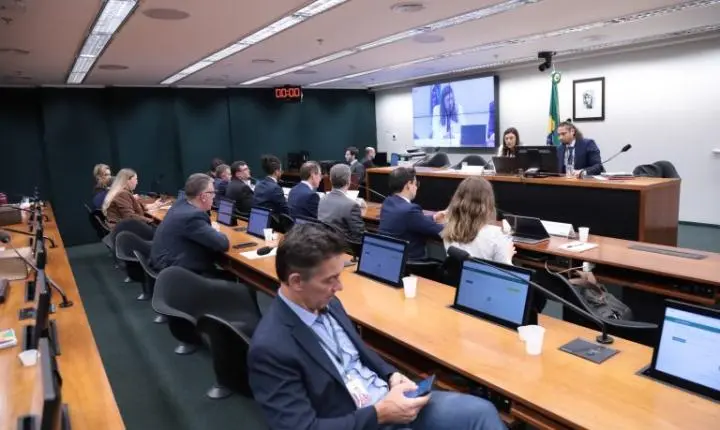 Defendida prorrogação do Fust para assegurar internet a escolas públicas