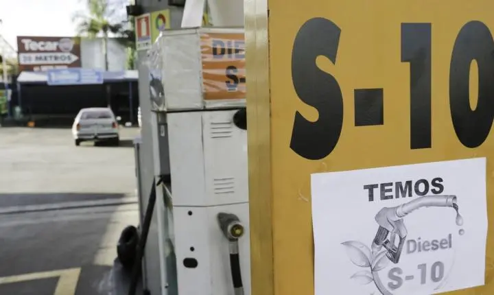 Petrobras ajusta preços do diesel com adesão à subvenção de R$ 1,12 por litro