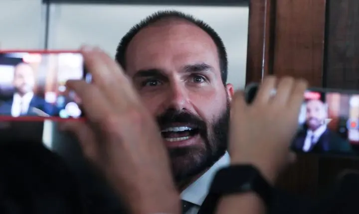 PGR solicita condenação de Eduardo Bolsonaro por coação ao STF