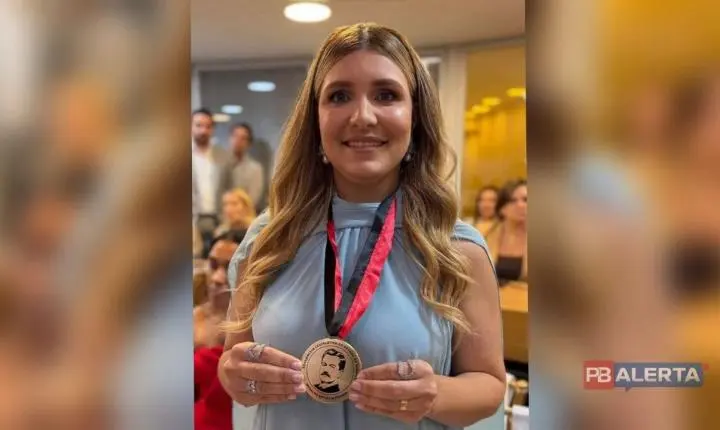 Prefeita Laís Raquel é homenageada com a Medalha Epitácio Pessoa em sessão especial da ALPB