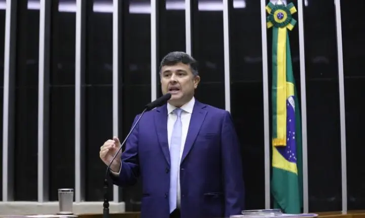 Projeto de lei propõe técnico de enfermagem obrigatório em escolas de tempo integral