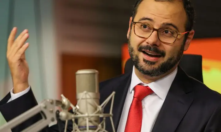 Ministro defende que redução da jornada de trabalho impulsionará o empreendedorismo