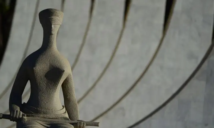 Supremo Tribunal Federal estabelece limites para benefícios adicionais no Judiciário e Ministério Público