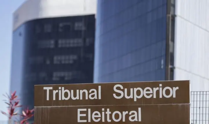 TSE analisa hoje liminar que suspendeu pesquisa desfavorável a Flávio Bolsonaro