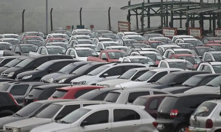 Vendas de veículos novos no Brasil crescem 15% até maio, informa Fenabrave