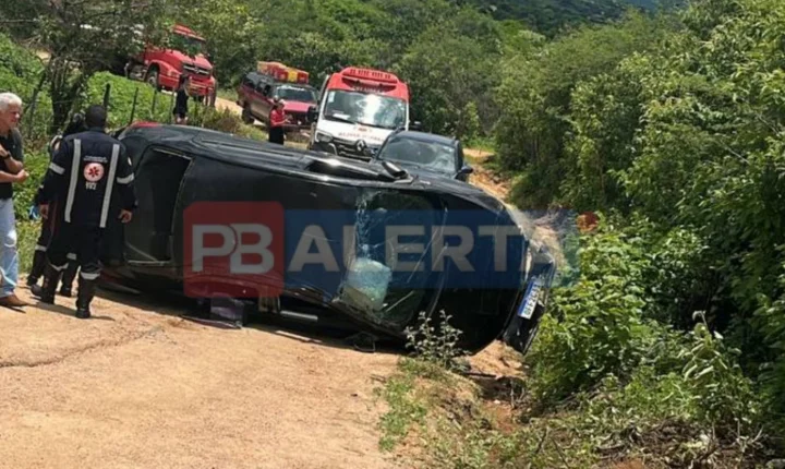 Vereador de Aparecida sofre acidente e capota veículo na zona rural de São Francisco, nesta quarta-feira (11)
